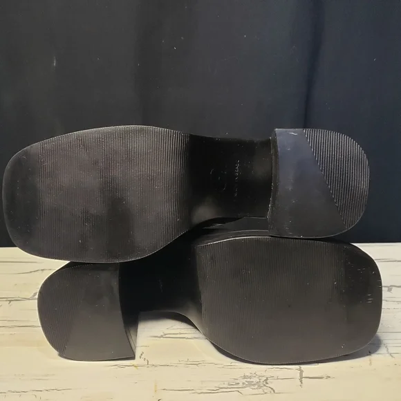 Steve Madden 'Flirtie' Clogs/ Mules in Black - Women's size 7 - Picture 13 of 14